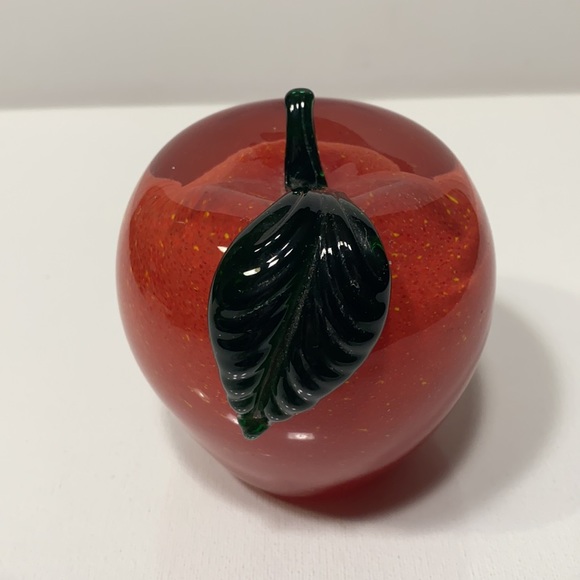 Lenox glass apple paperweight - Picture 3 of 7